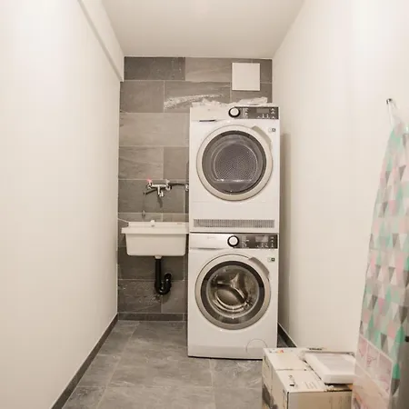 Jungfraucenter Baellenhoechst - Griwa Rent Ag *